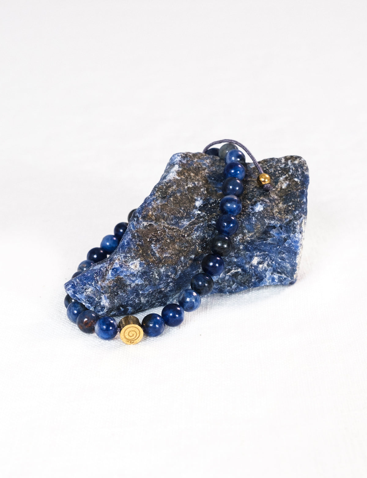 Sodalite Crystal Reminder Bracelet – Finding your voice | Adult