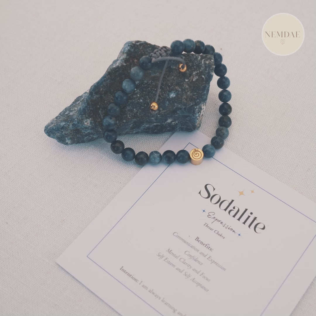 Sodalite Crystal Reminder Bracelet – Finding your voice | Adult