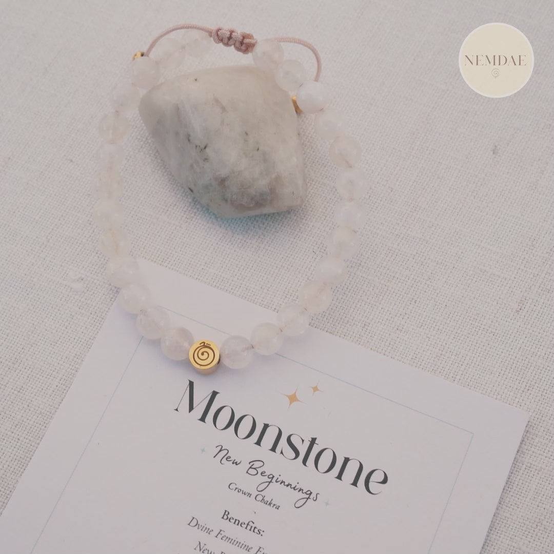 Moonstone Crystal Reminder Bracelet – New Beginnings | Adult